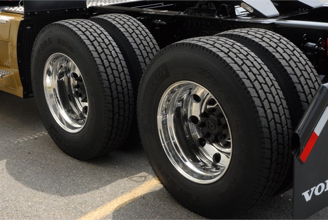 m-hdtjulytire-3-cr-park.jpg