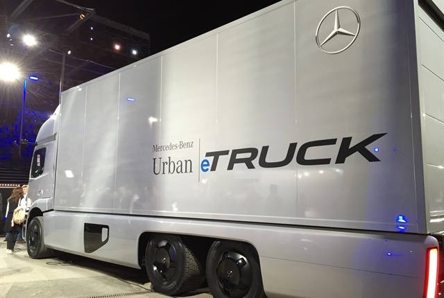 Daimler Testing Heavy Duty Electric Actros Truck Topnews Fuel